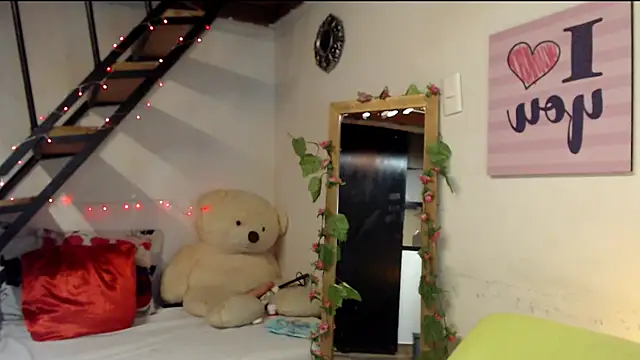 luna sky83 online show from February 4, 2025, 10:10 am