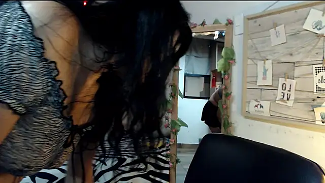 luna sky83 online show from February 21, 2025, 1:22 pm