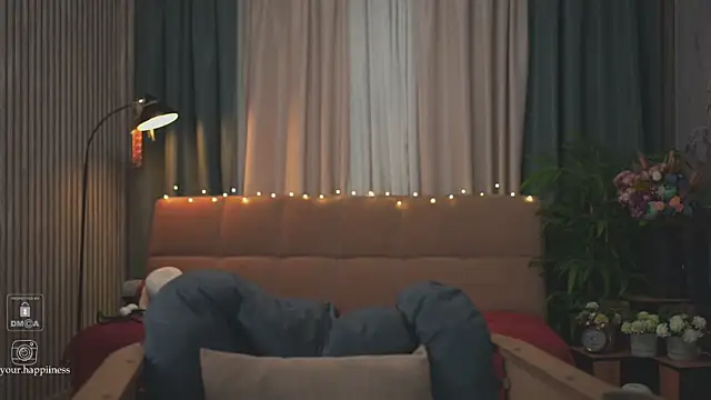 Feral Berrry  online show from December 13, 2024, 3:11 pm