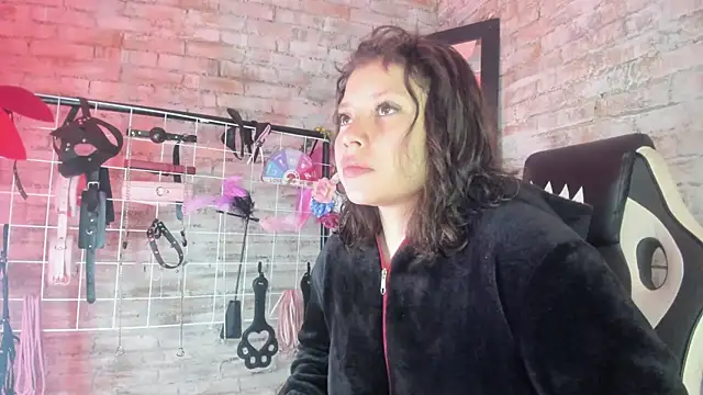 Cherry xoxx online show from November 2, 2025, 11:45 am