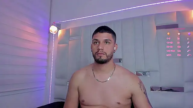 Snapshot of Jacoob19_ chatting on February 18, 2025, 3:43 pm Jacoob19 online show from February 18, 2025, 3:43 pm