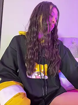 LucyEvans  online show from November 3, 2025, 4:58 am