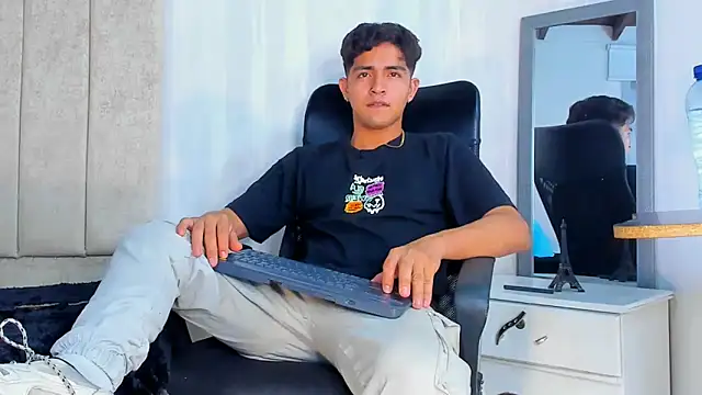 Muichiro tokito1 online show from January 30, 2025, 3:22 am