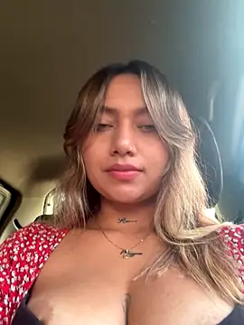 amanda-medrano1 online show from September 25, 2025, 3:16 pm