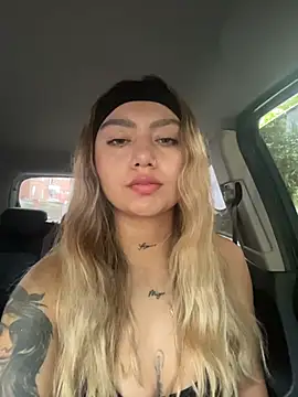 amanda-medrano1 online show from March 26, 2026, 3:06 pm