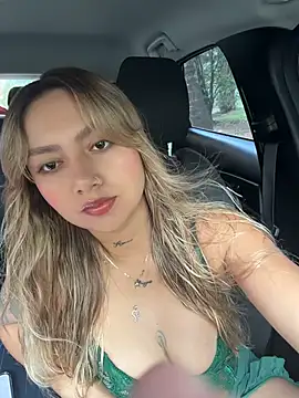 Snapshot of amanda-medrano1 chatting on May 14, 2026, 1:40 pm amanda-medrano1 online show from May 14, 2026, 1:40 pm
