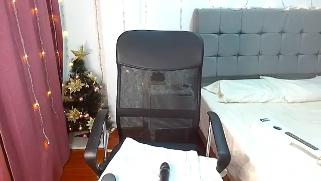 ChloeSanchezx online show from December 31, 2024, 4:38 am