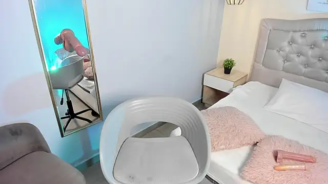 Snapshot of escarleth__ chatting on October 7, 2025, 12:57 pm escarleth   online show from October 7, 2025, 12:57 pm