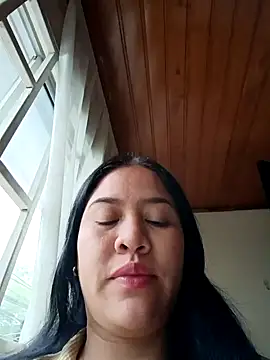 Miia grand online show from November 18, 2025, 12:31 pm