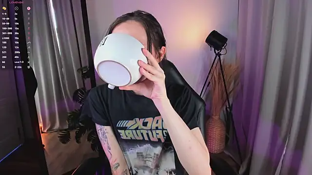 Dearly kitty online show from May 7, 2026, 1:27 pm