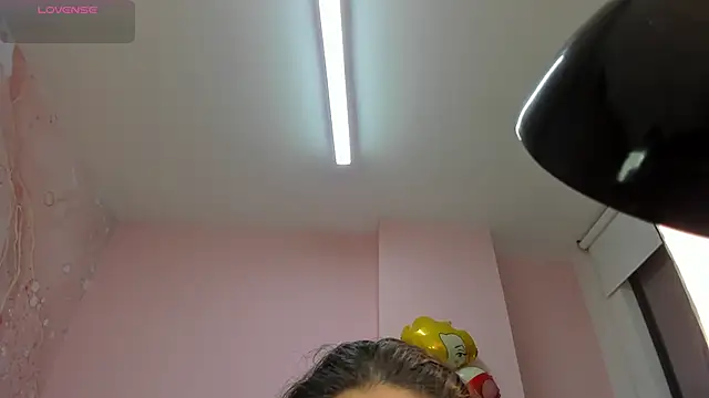 soyzarahtorres online show from September 24, 2025, 11:19 pm