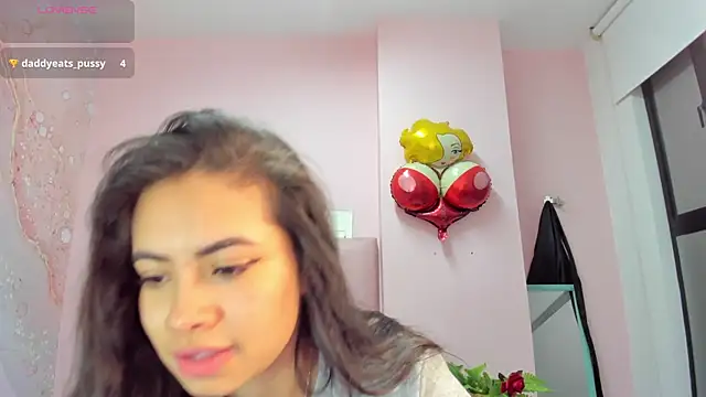 soyzarahtorres online show from October 19, 2025, 11:27 pm