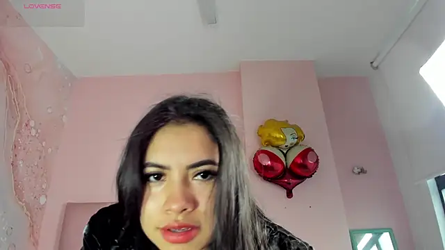 soyzarahtorres online show from December 16, 2025, 9:31 pm