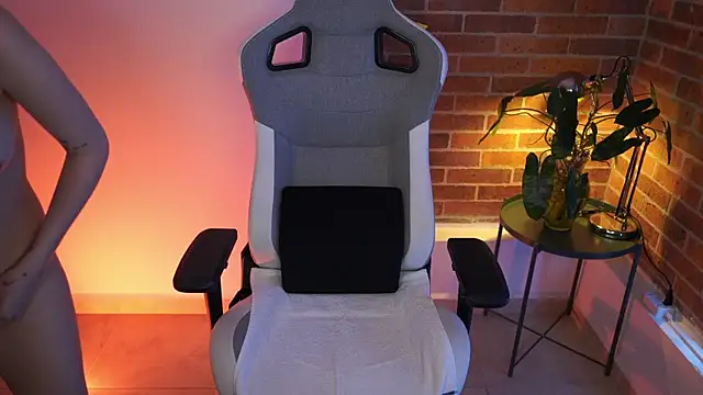 anyacutex online show from January 18, 2025, 7:37 pm