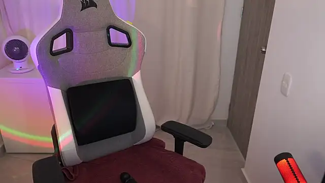 anyacutex online show from September 30, 2025, 7:52 pm