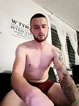 wariacik0024 online show from November 11, 2025, 12:10 am