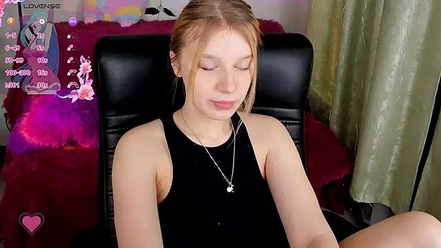 KarambaMoon online show from February 1, 2025, 8:47 pm