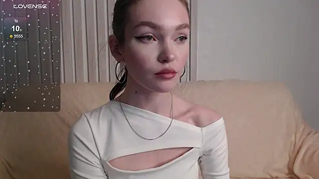 stellapayne1 online show from November 27, 2025, 11:40 pm