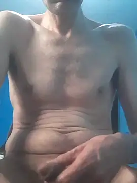 hugosafado333 online show from December 18, 2025, 3:40 pm