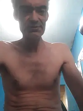 hugosafado333 online show from December 20, 2025, 3:35 am