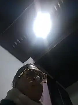 kimCosseyy online show from June 20, 2026, 2:03 am