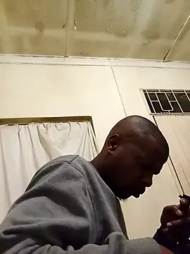 izinjamfee2 online show from November 7, 2025, 12:54 am