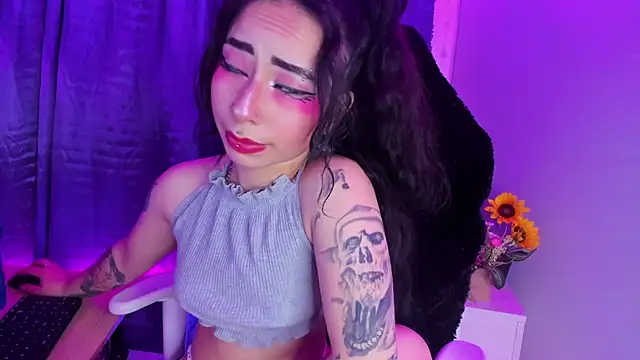 hanna  azumi online show from December 29, 2024, 2:27 am