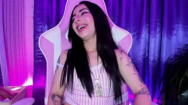 hanna  azumi online show from January 7, 2025, 4:18 am