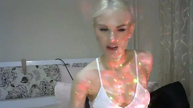 Snapshot of mirayx chatting on December 3, 2024, 5:45 pm mirayx online show from December 3, 2024, 5:45 pm