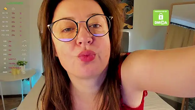 Snapshot of TiffanyWills chatting on October 30, 2025, 3:08 am TiffanyWills online show from October 30, 2025, 3:08 am