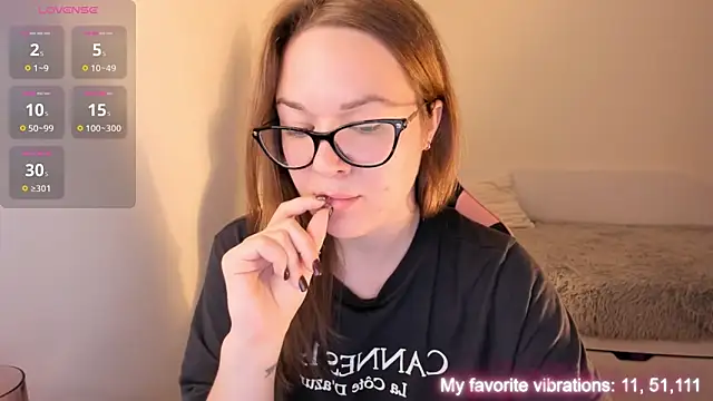 Snapshot of ami_amour_ chatting on October 26, 2025, 3:29 pm ami amour online show from October 26, 2025, 3:29 pm