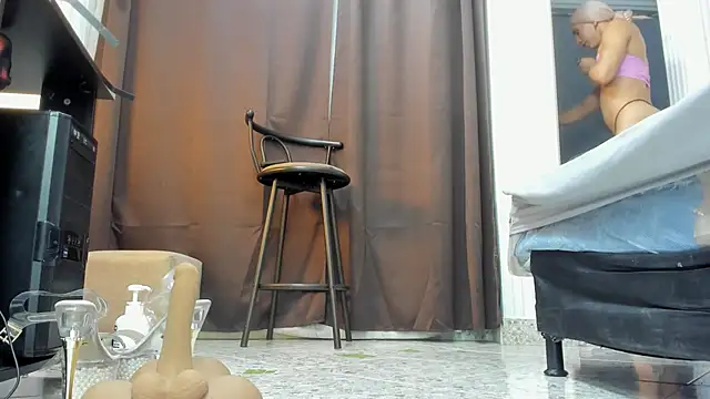 Snapshot of isa_lancaster chatting on March 10, 2025, 1:45 am isa lancaster online show from March 10, 2025, 1:45 am