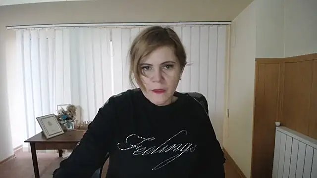 DaniellaKiss online show from December 17, 2024, 8:56 am