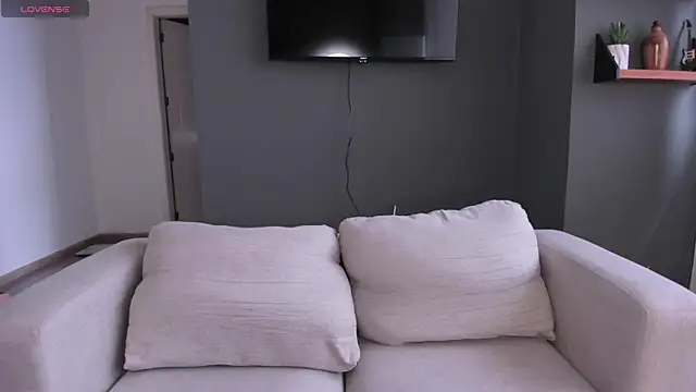 jessica tenderly online show from December 17, 2025, 3:40 pm