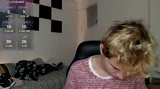 bryamado69 online show from December 15, 2024, 3:13 am