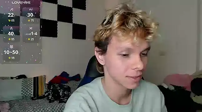 bryamado69 online show from December 17, 2024, 10:55 am