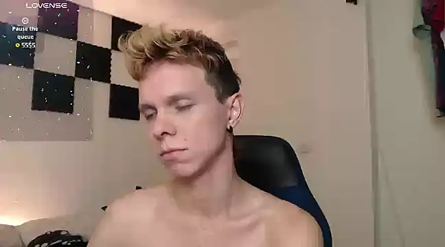 bryamado69 online show from January 17, 2025, 11:07 pm