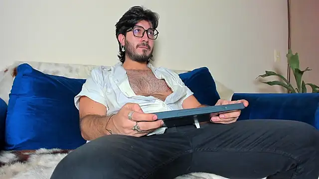 Ackerman Eren  online show from December 27, 2024, 7:03 pm
