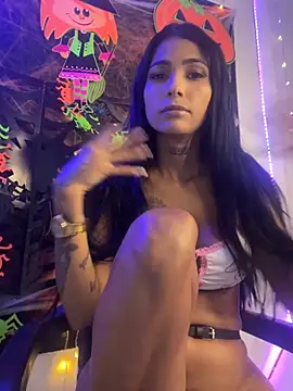 Antonellasmith00 online show from October 21, 2025, 3:02 pm