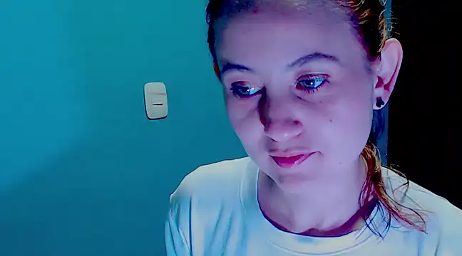 zoe jones3 online show from December 5, 2024, 3:26 am