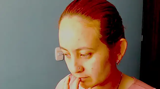 zoe jones3 online show from December 21, 2024, 1:21 pm