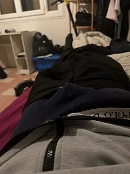 Snapshot of pignoufe chatting on March 22, 2026, 10:57 pm pignoufe online show from March 22, 2026, 10:57 pm