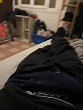 Snapshot of pignoufe chatting on March 25, 2026, 8:48 pm pignoufe online show from March 25, 2026, 8:48 pm