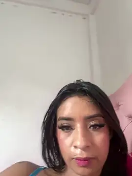 Laura fernandezII online show from December 23, 2024, 8:47 pm