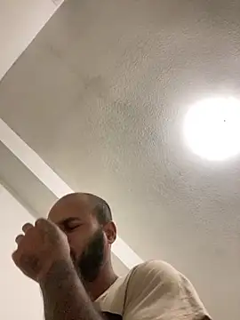 Snapshot of islandvybee55 chatting on January 9, 2025, 7:52 am islandvybee55 online show from January 9, 2025, 7:52 am