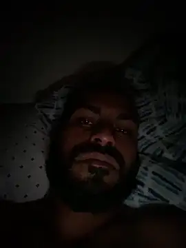 Snapshot of islandvybee55 chatting on February 10, 2025, 9:14 am islandvybee55 online show from February 10, 2025, 9:14 am