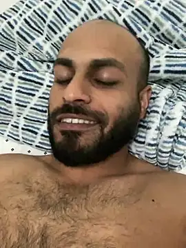 Snapshot of islandvybee55 chatting on February 27, 2025, 2:10 am islandvybee55 online show from February 27, 2025, 2:10 am