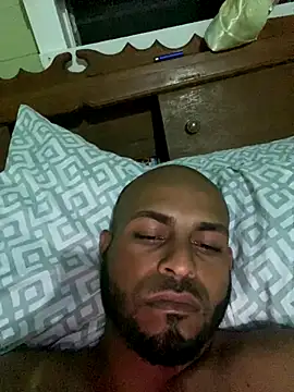 islandvybee55 online show from December 17, 2025, 2:50 am