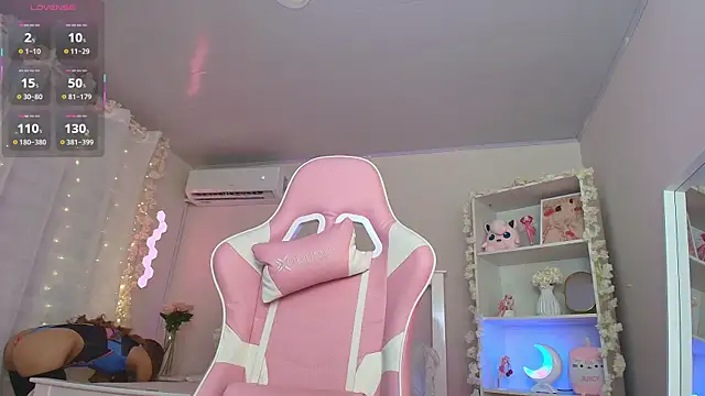 Snapshot of ely_cherry18 chatting on March 22, 2026, 11:41 pm ely cherry18 online show from March 22, 2026, 11:41 pm