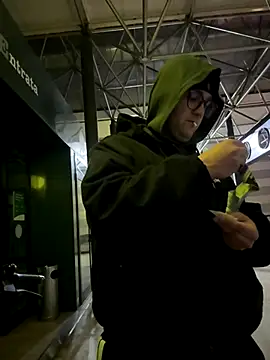 ErPumas126 online show from December 2, 2024, 7:27 pm